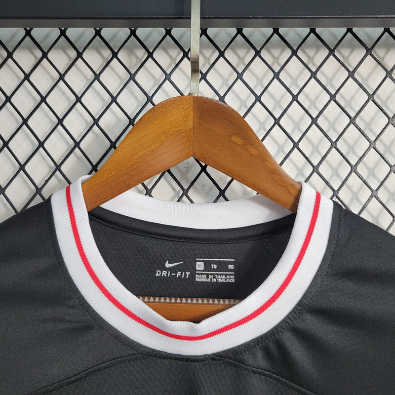 Camisa Eintracht Frankfurt Home 23/24 - Versão Torcedor