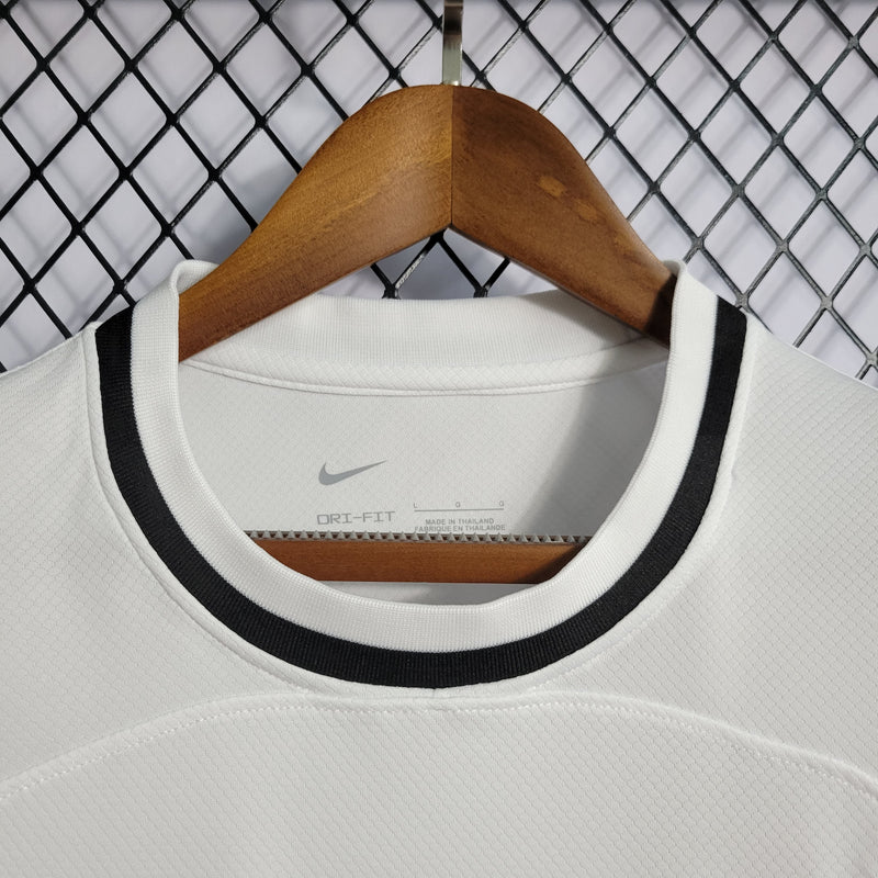 Camisa Eintracht Frankfurt Away 22/23 - Versão Torcedor