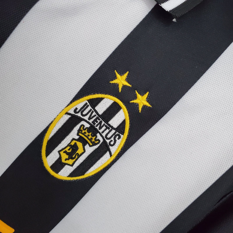 Camisa Juventus Home 01/02 - Versão Retro